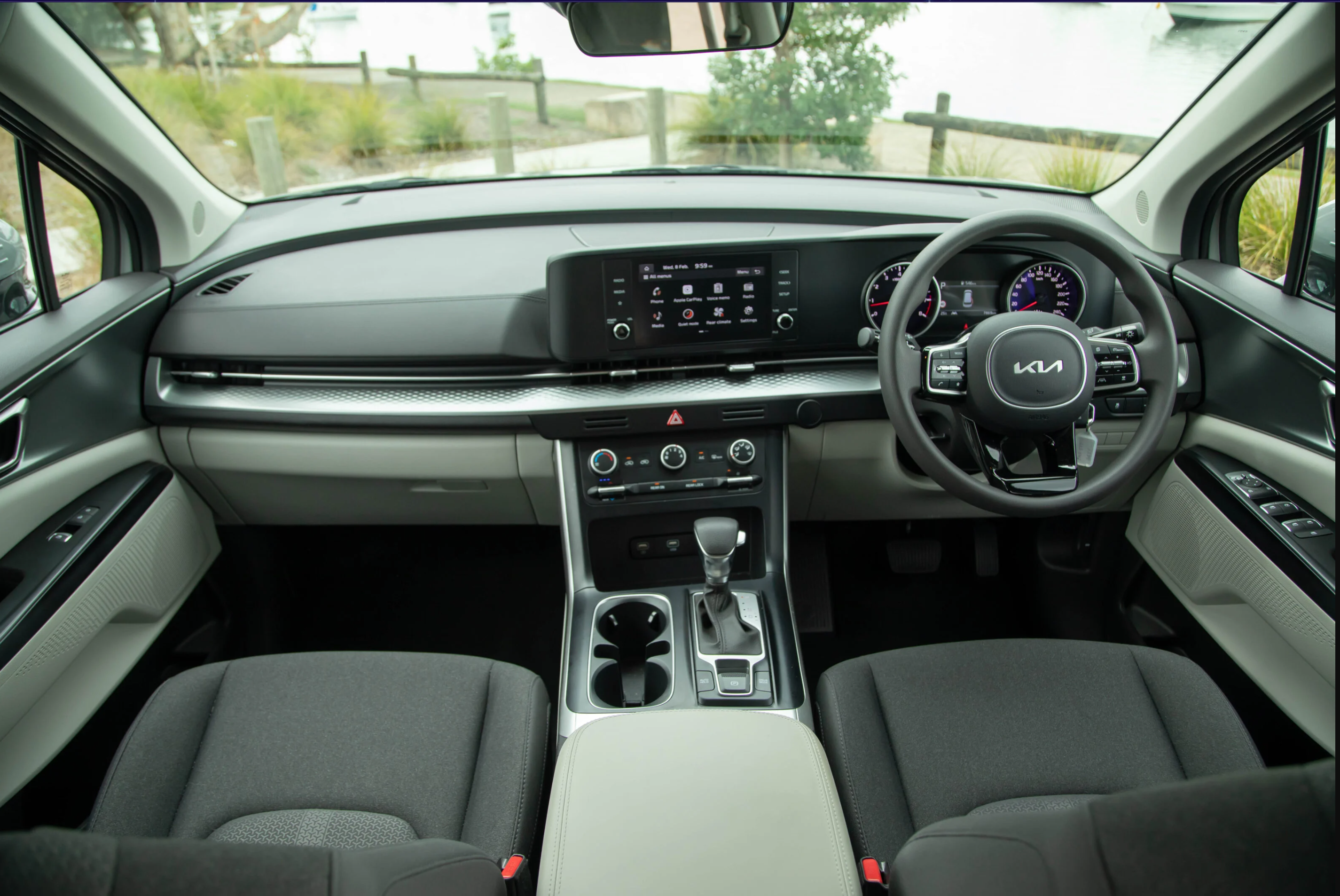 Kia Carnival interior